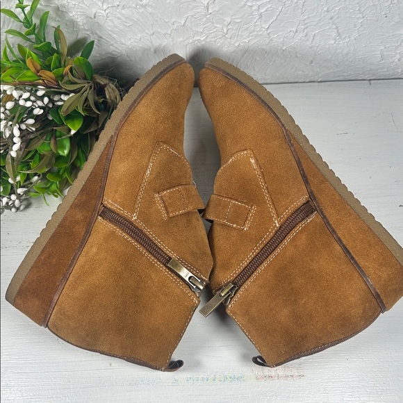 Franco Sarto “Brooke” Suede Wedge Heeled Bootie Side Zip Buckle Accent Size 7 - Picture 8 of 12